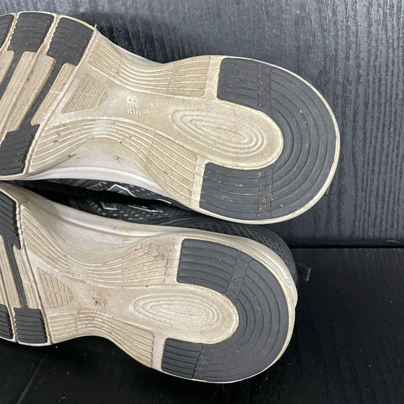 New Balance 711 Women’s size 10 - Picture 10 of 11